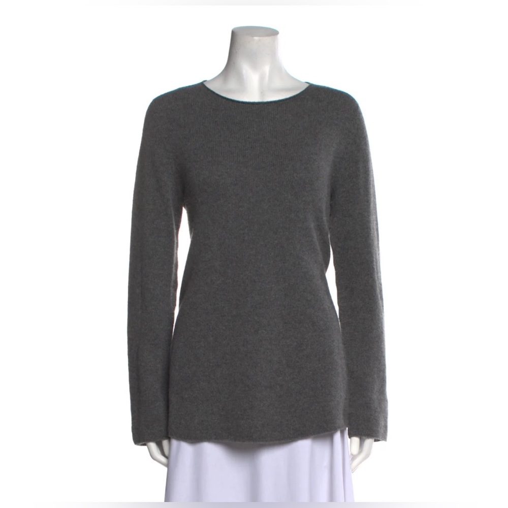 The Row. Gray, Medium.